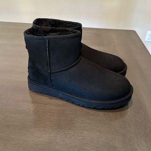 Ugg Classic Mini Black Size 7 New